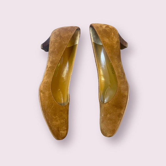 VINTAGE SALVATORE FERRAGAMO BROWN SUEDE PUMPS - Picture 1 of 5
